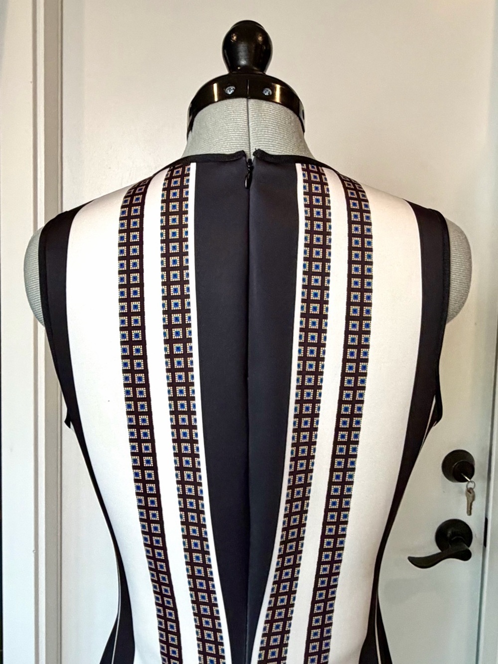 Clover Canyon Sleeveless Neoprene mixed pattern Midi Dress, blue/blk, S, GUC - Picture 6 of 12